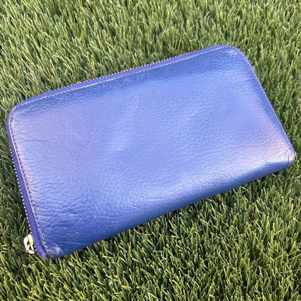 Cuyana Classic Zip Pebbled Leather Wallet Blue Green - Picture 3 of 12